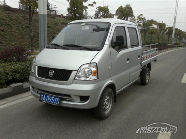 哈飞双排坐货车