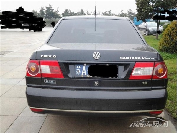 车况介绍:一手车,一口价,包过户费,不还价。2008年2月上牌,交强险和年检到2014年2月,手动档,车况非常好,无事故,自动恒温空调,原厂真皮座椅,铝合金轮,前不久才换的正时皮带套件、四个轮胎和电瓶。看车地点在江宁东山河定桥。请车商们勿扰!