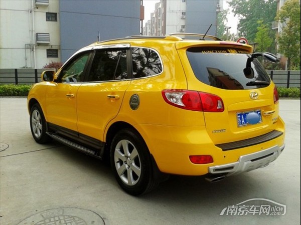 08年2.7V6现代新胜达四驱顶配7座越野车