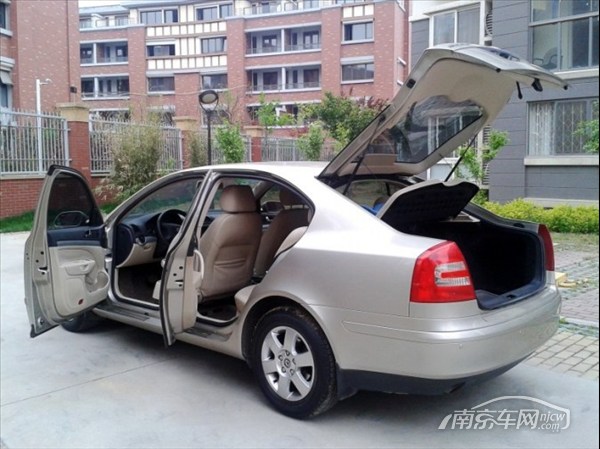 9年4月上海大众斯柯达明锐1.6手自一体高配