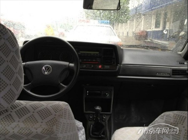 车况介绍:大众桑塔纳 2007款 1.8 景畅型2007年3月份,保险,年检绿标到14年3月,诚心转让原车照片,车况佳,里外都很新,空调很冷,ABS,助力方向,电动门窗,中控门锁,铝合金轮毂,诚心转让,车贩子勿扰